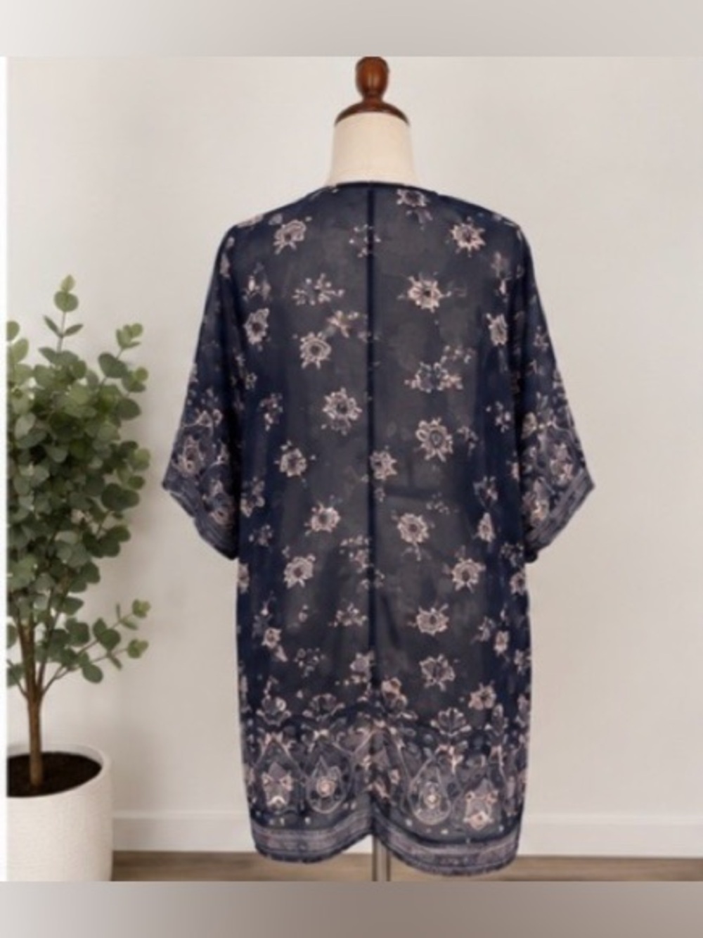 Band of Gypsies Navy Floral Kimono Cardigan Boho Open Front Cover Up Medium - Picture 2 of 7